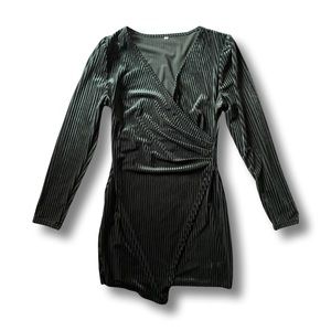 Green, velvet holiday dress (S)